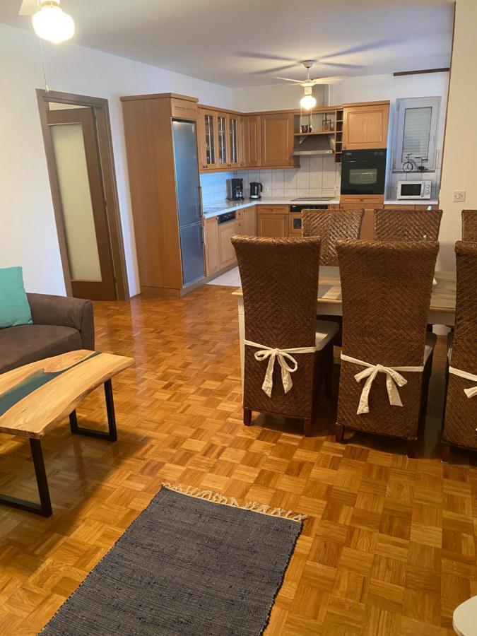 Apartment Privlaka Direkt Am Strand Mit Klima Und Neuem Badezimmer Haustiere Sind Willkommen Экстерьер фото