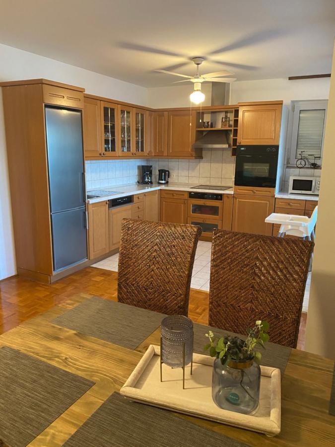 Apartment Privlaka Direkt Am Strand Mit Klima Und Neuem Badezimmer Haustiere Sind Willkommen Экстерьер фото