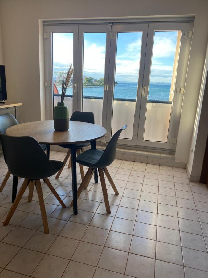Apartment Privlaka Direkt Am Strand Mit Klima Und Neuem Badezimmer Haustiere Sind Willkommen Экстерьер фото