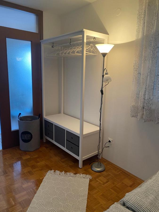 Apartment Privlaka Direkt Am Strand Mit Klima Und Neuem Badezimmer Haustiere Sind Willkommen Экстерьер фото