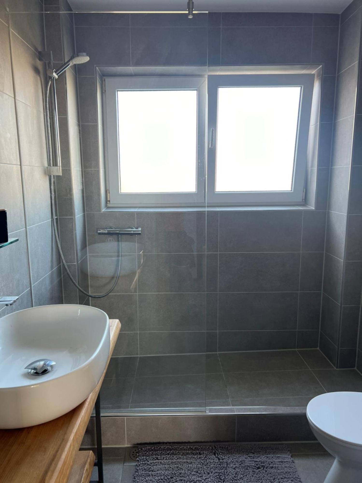 Apartment Privlaka Direkt Am Strand Mit Klima Und Neuem Badezimmer Haustiere Sind Willkommen Экстерьер фото